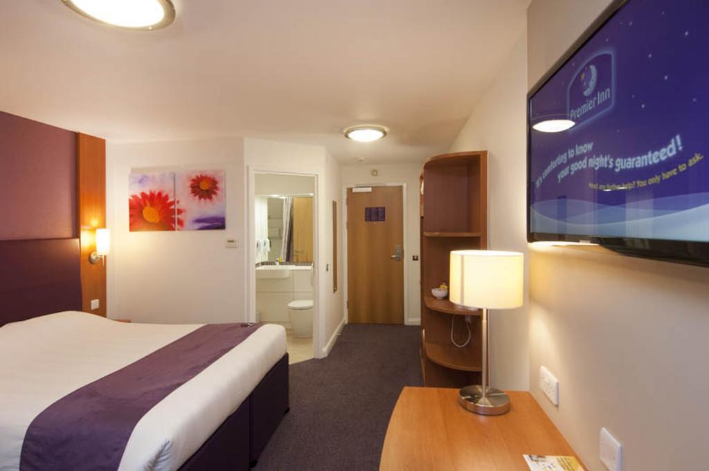 Premier Inn Falkirk East Екстериор снимка