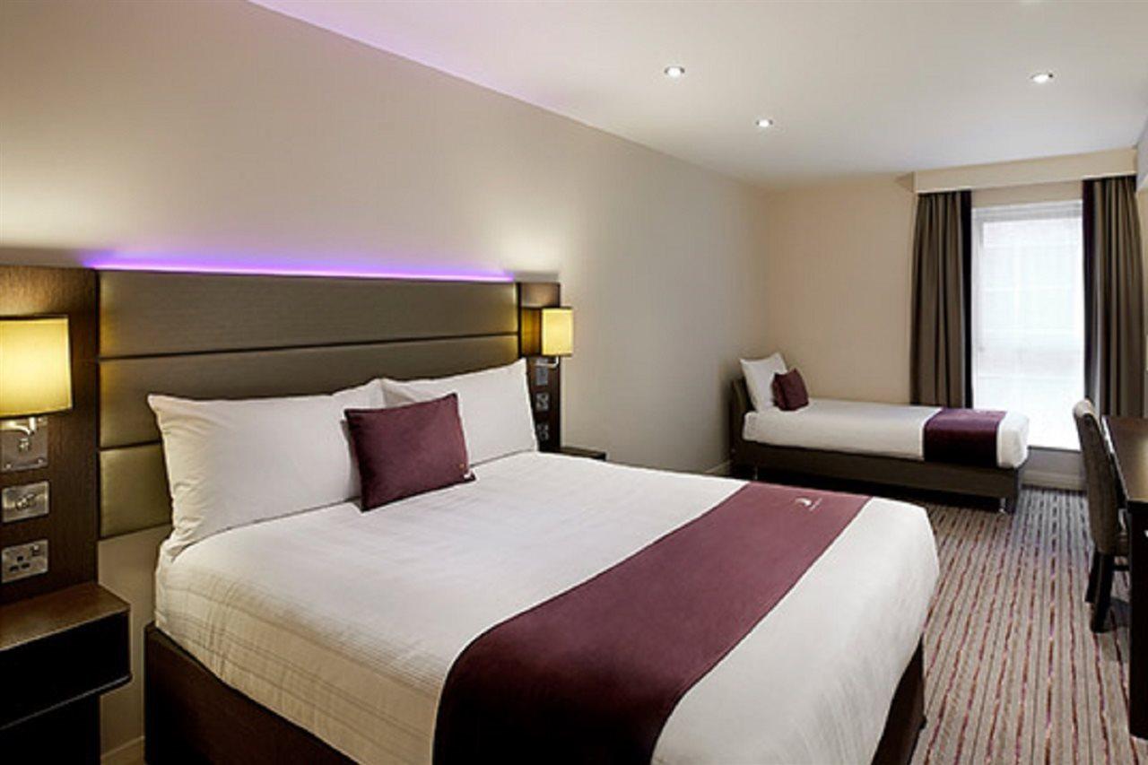 Premier Inn Falkirk East Екстериор снимка