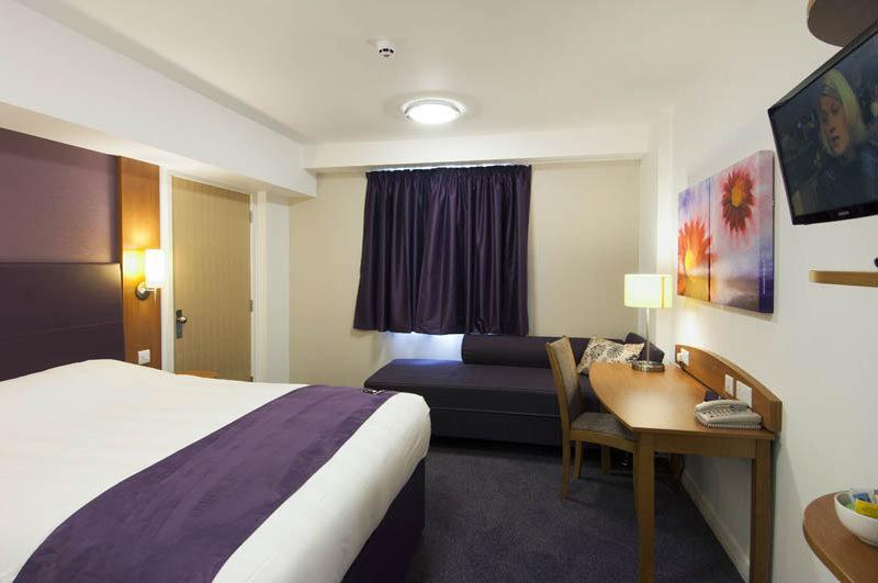 Premier Inn Falkirk East Екстериор снимка